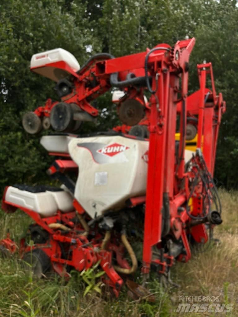 Kuhn Maxima 2 مثاقيب