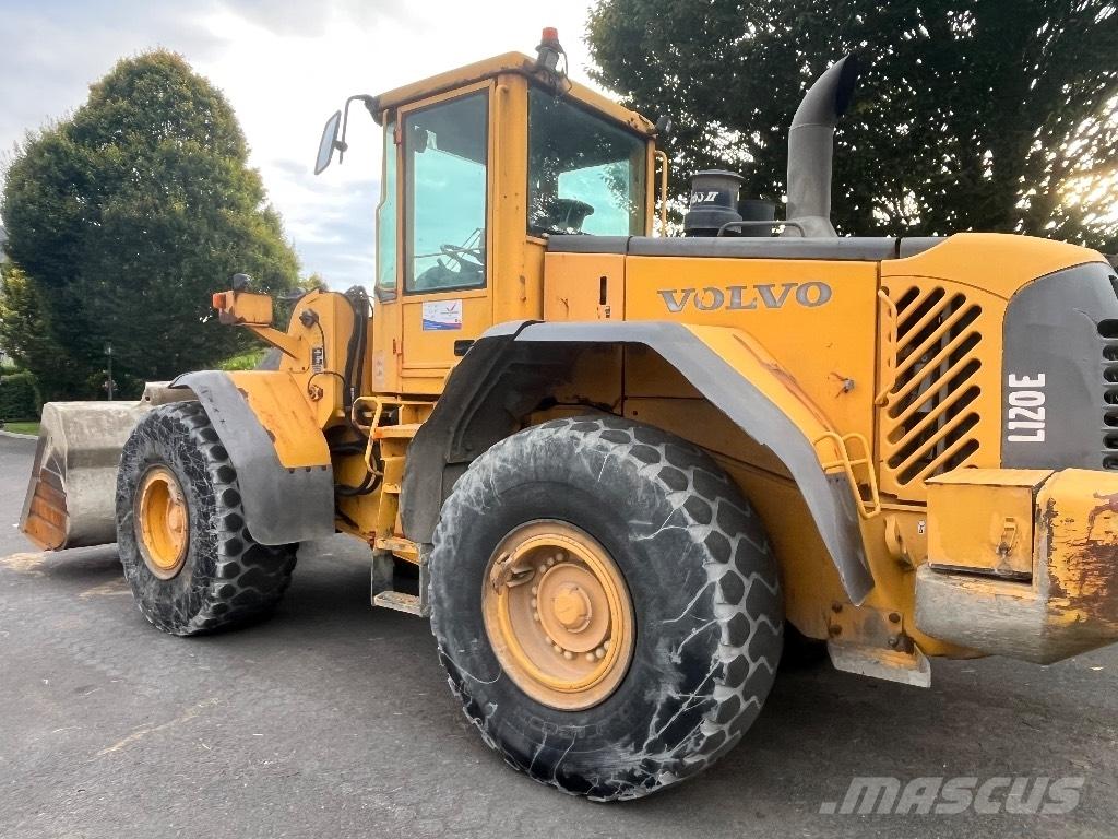 Volvo L 120 E لوادر بعجل