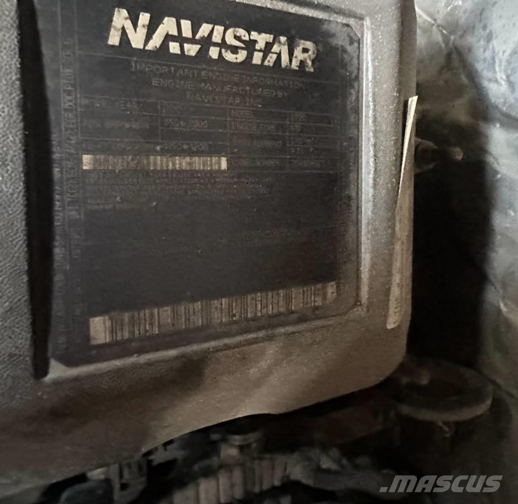 International 7400 شاحنات مزدوجة / خلخلة