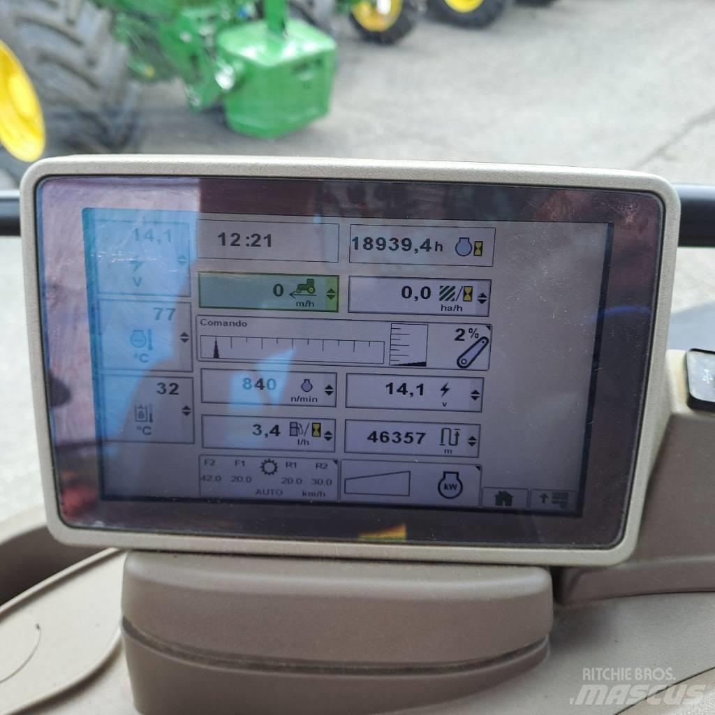 John Deere 6210 R الجرارات