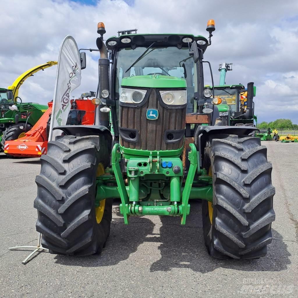 John Deere 6210 R الجرارات