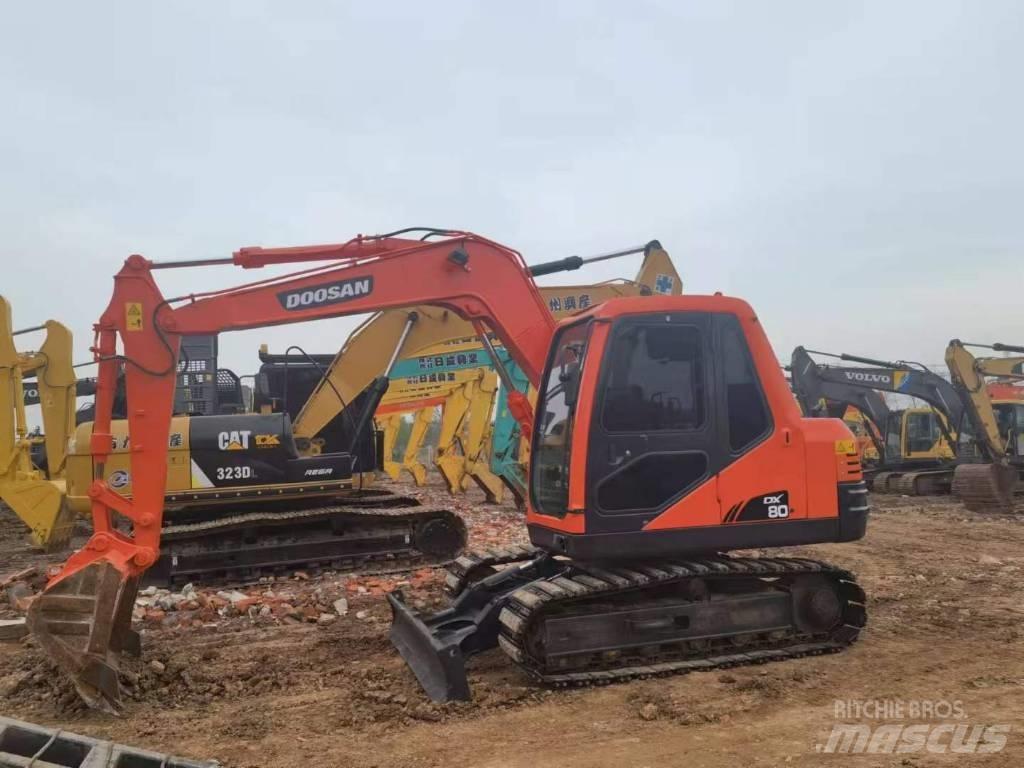 Doosan DX 80 حفارات وسط 7 طن - 12 طن