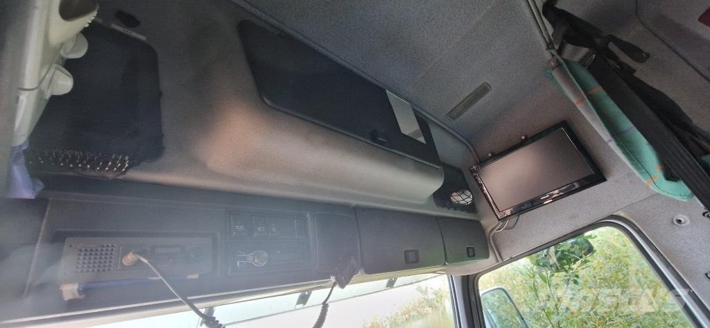 Volvo FH 12 460 شاحنات ذات هيكل صندوقي