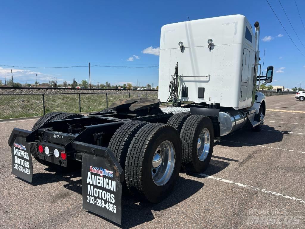 Kenworth T 880 وحدات الجر
