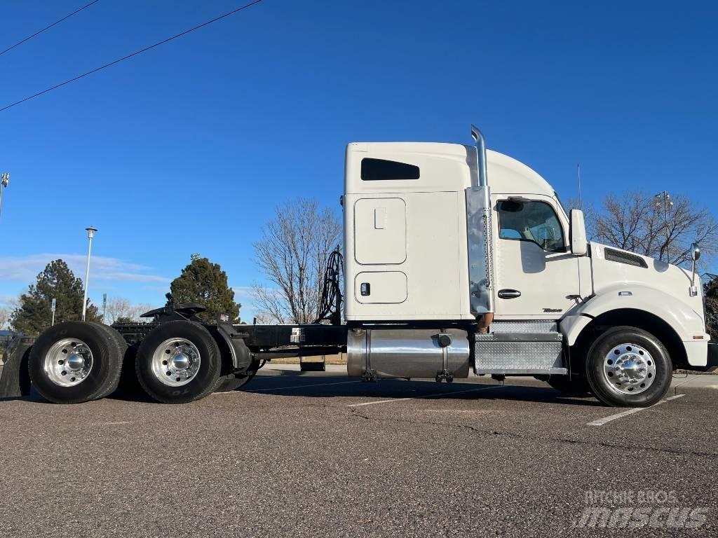 Kenworth T 880 وحدات الجر