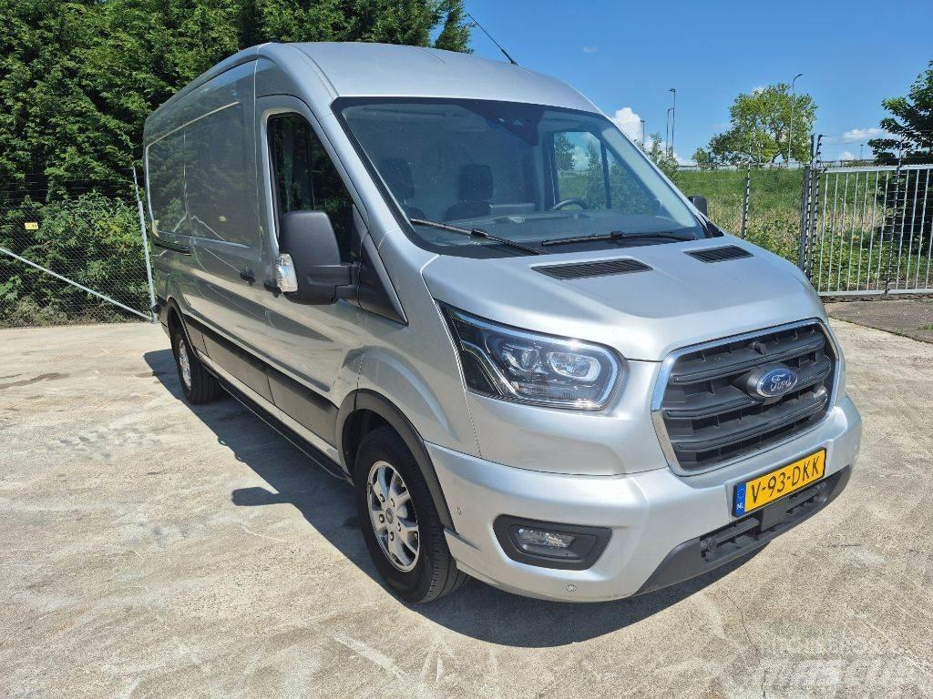 Ford Transit شاحنة مقفلة
