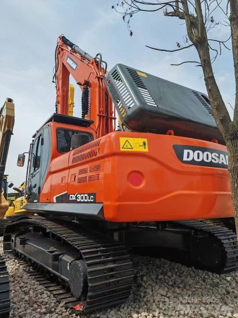 Doosan DX 300 LCA حفارات زحافة