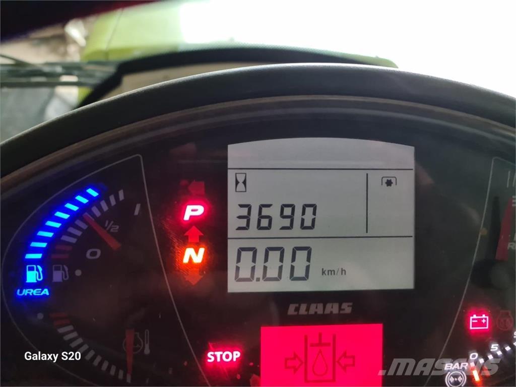 CLAAS Axion 810 الجرارات