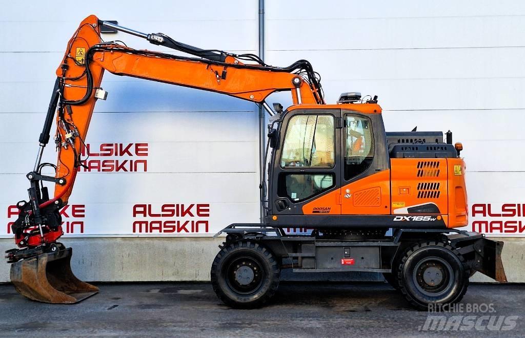 Doosan DX 165 W-5 حفارات بعجل