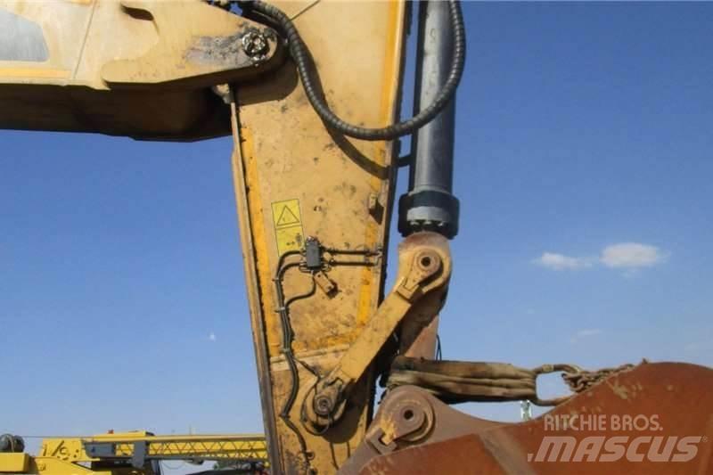 CAT 374FL حفارات صغيرة أقل من 7 طن (حفارات صغيرة)