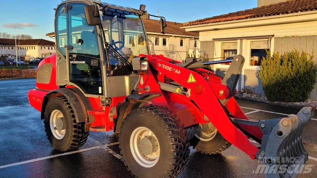 Weidemann 3080 لوادر متعددة الأغراض