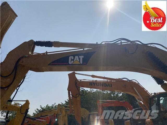 CAT 320 C حفارات زحافة