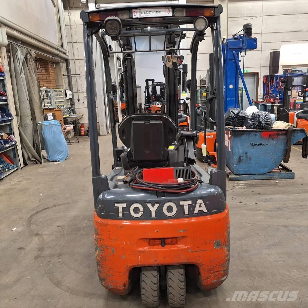 Toyota 8FBE20T شاحنات ذات رافعات شوكية تعمل بالكهرباء