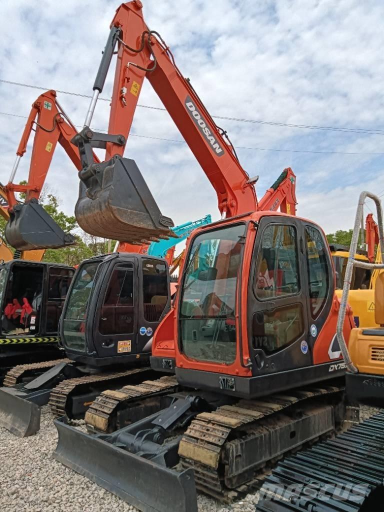 Doosan DX 75 حفارات زحافة