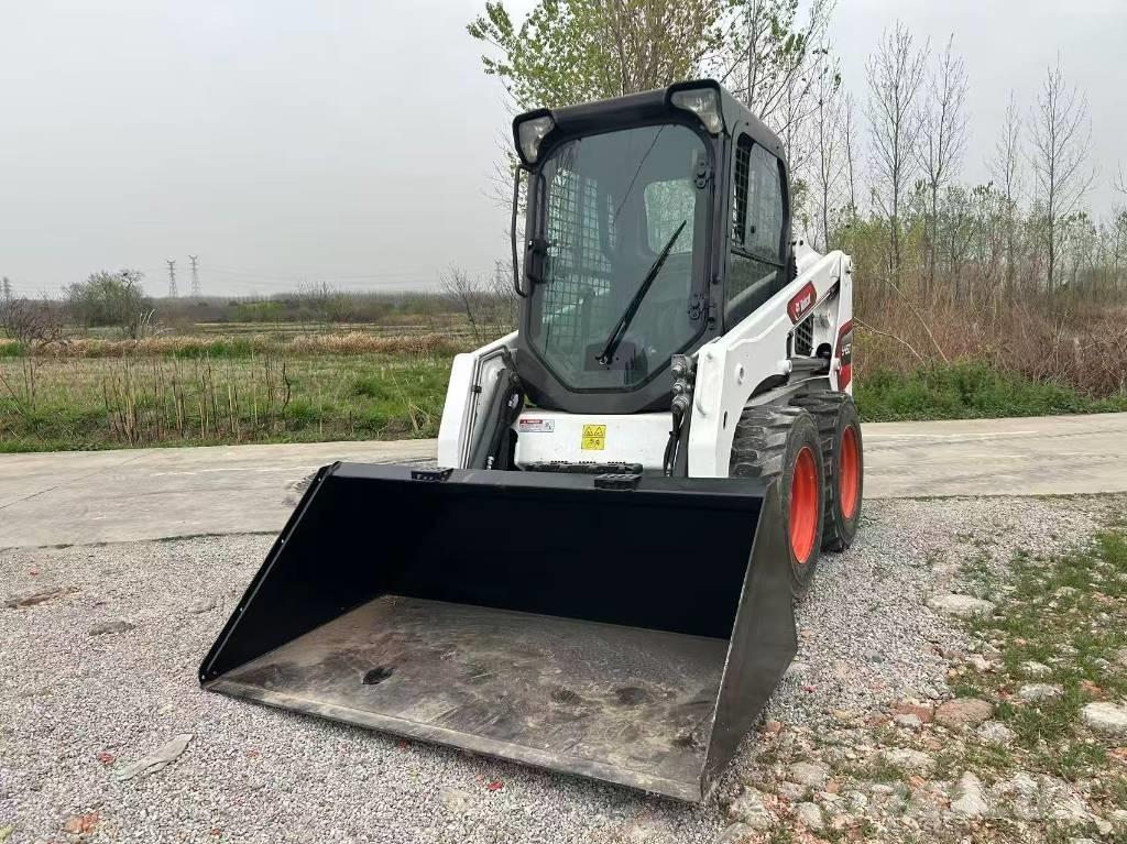 Bobcat S 450 لوادر انزلاقية التوجيه