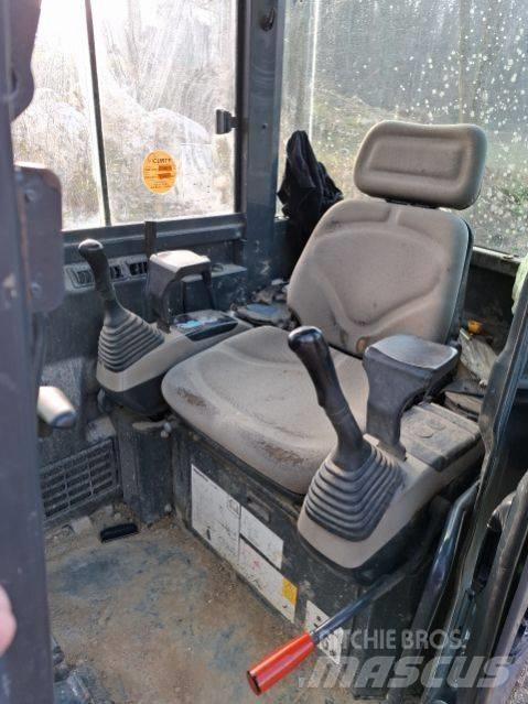 Komatsu PC27MR حفارات صغيرة أقل من 7 طن (حفارات صغيرة)