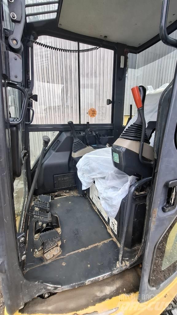 Komatsu PC27MR حفارات صغيرة أقل من 7 طن (حفارات صغيرة)