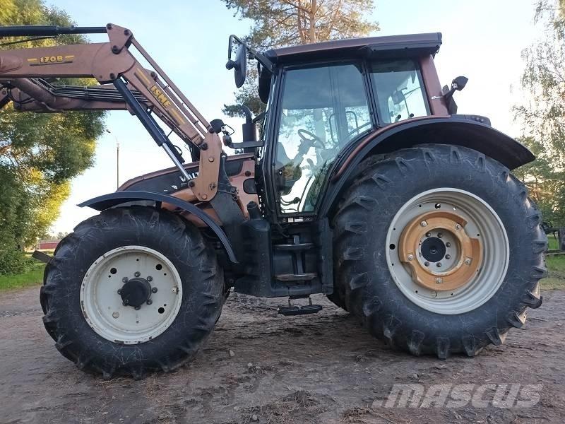Valtra N 141 الجرارات