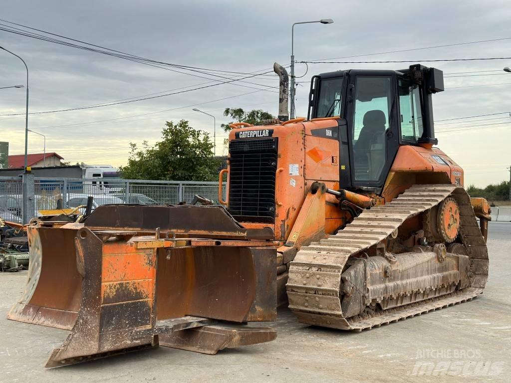 CAT D 6 N LGP بلدوزرات مجنزرة