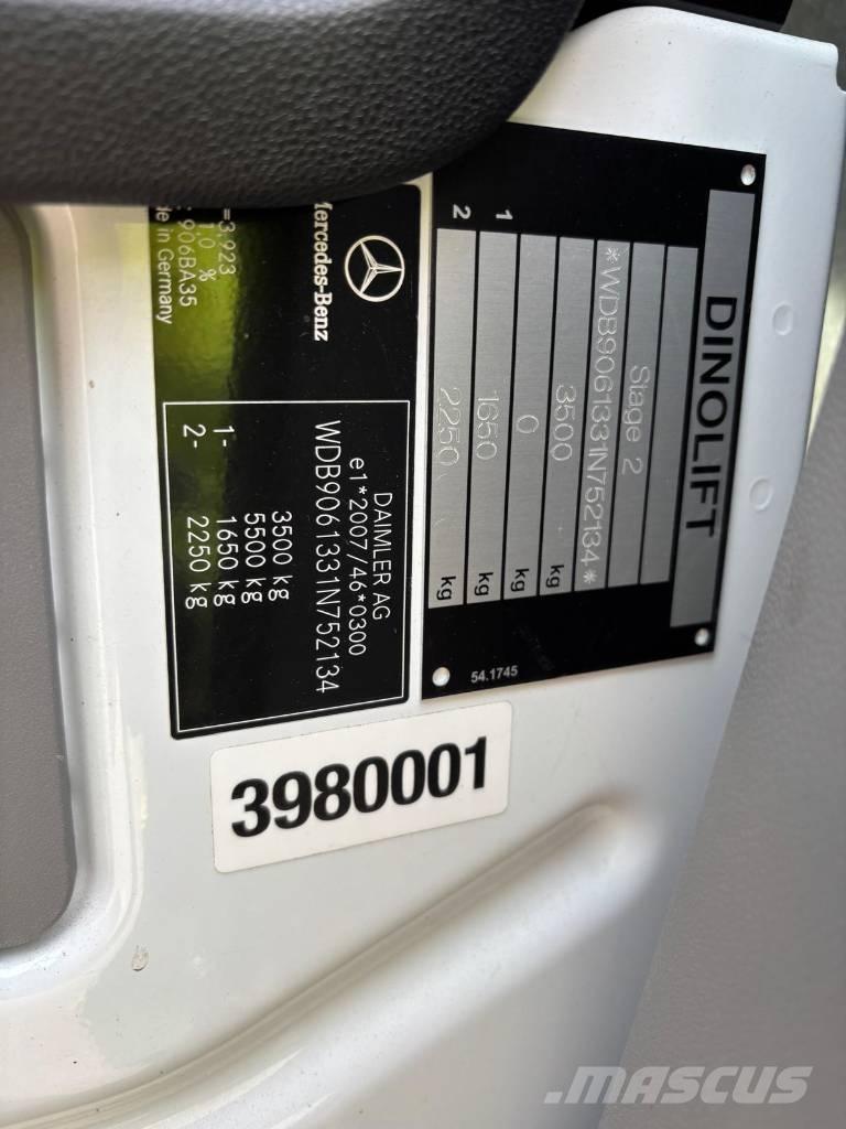 Dino 230 VT المنصات الهوائية المثبتة على شاحنة