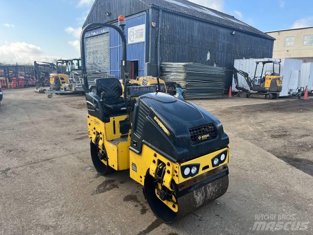 Bomag BW 80 AD-5 مداحل ثنائية الاسطوانة