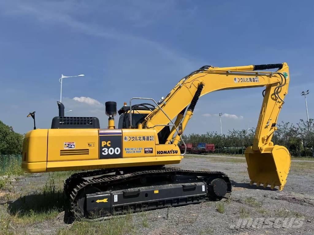 Komatsu PC 300 حفارات زحافة