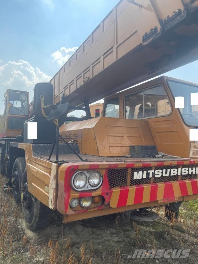 Hyundai HC 50 رافعات مجنزرة