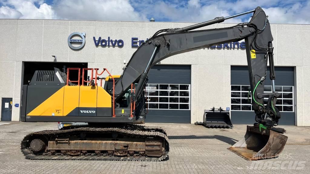 Volvo EC300EL حفارات زحافة