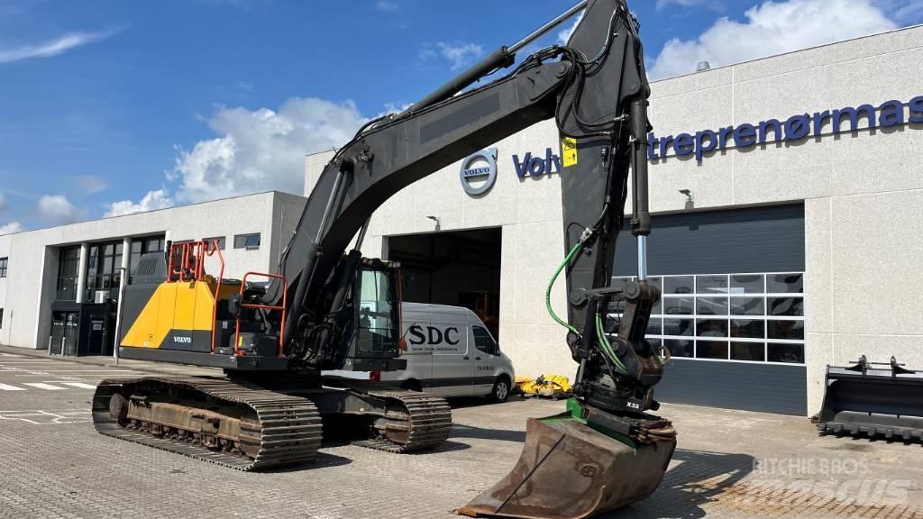 Volvo EC300EL حفارات زحافة