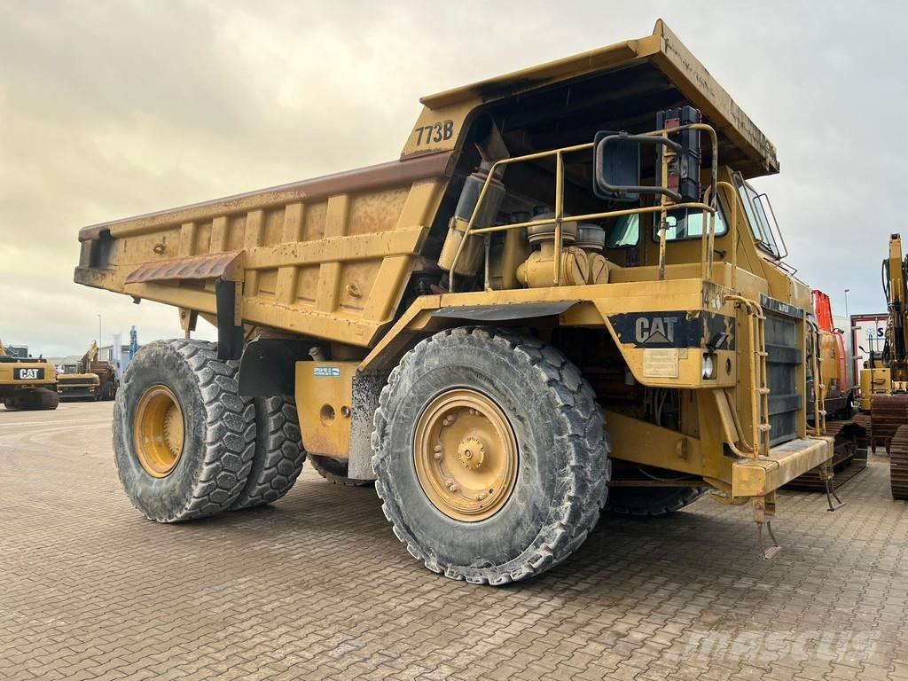 CAT 773B شاحنات المخلفات الصلبة