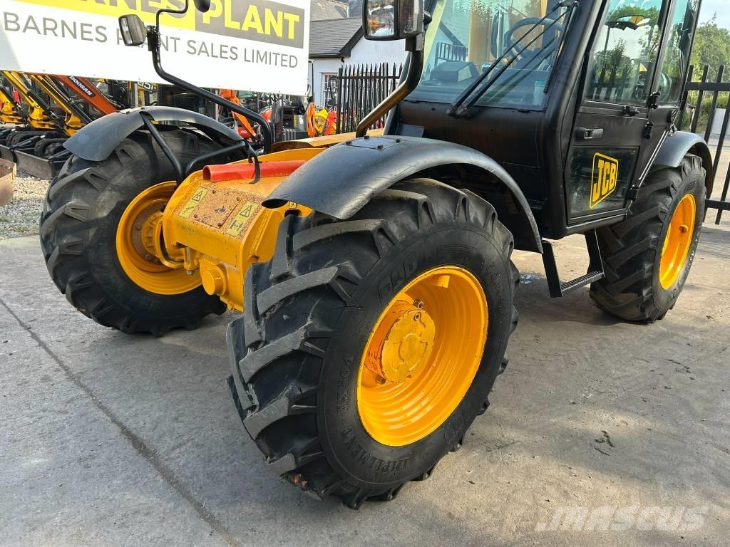 JCB 528 S مناولات متداخلة