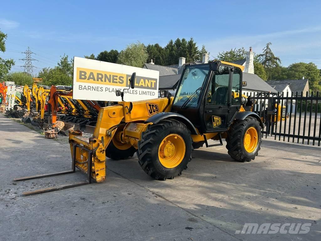 JCB 528 S مناولات متداخلة