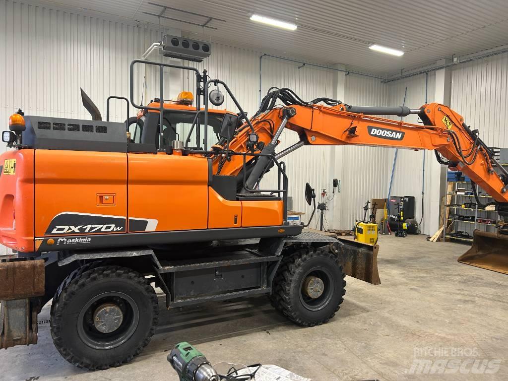 Doosan DX170W-5 حفارات بعجل