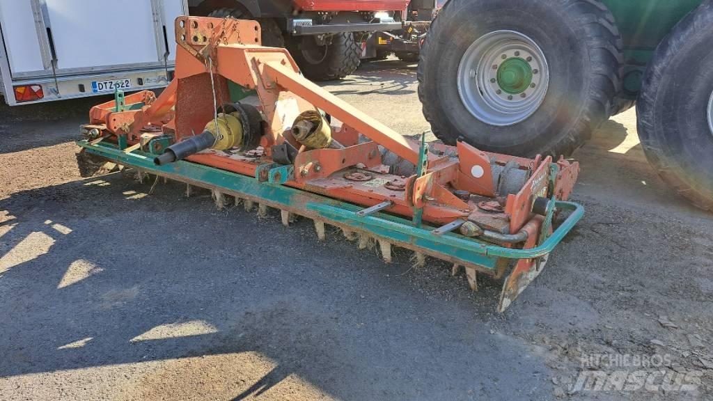 Kverneland NG 12/300 الكاسحات وقلابات التربة ذات المحركات