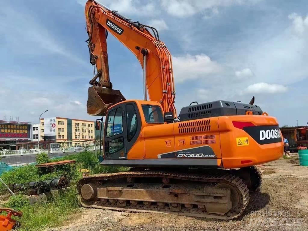 Doosan DX 300 حفارات زحافة