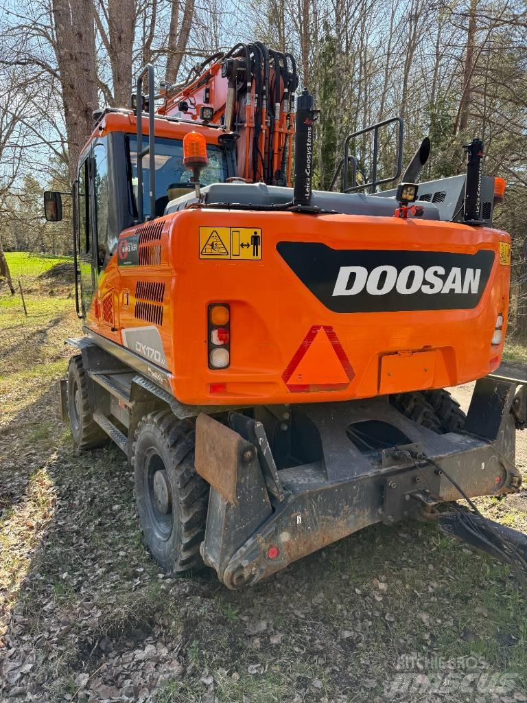 Doosan DX 170 W-5 حفارات بعجل