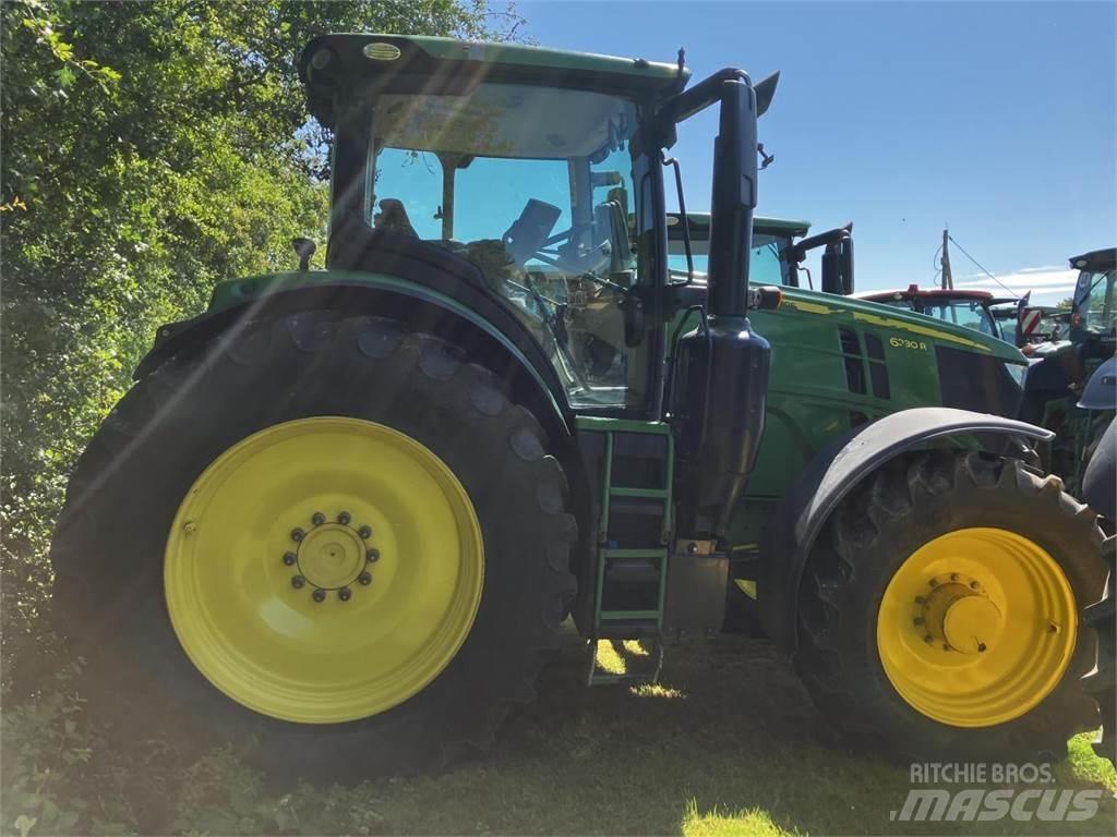 John Deere 6230R الجرارات
