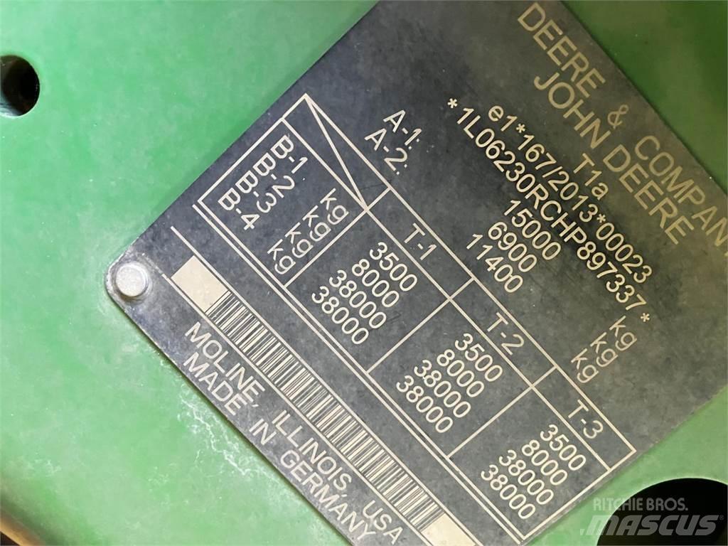 John Deere 6230R الجرارات