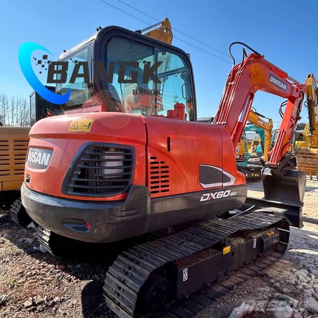 Doosan DX 60-9 C حفارات زحافة
