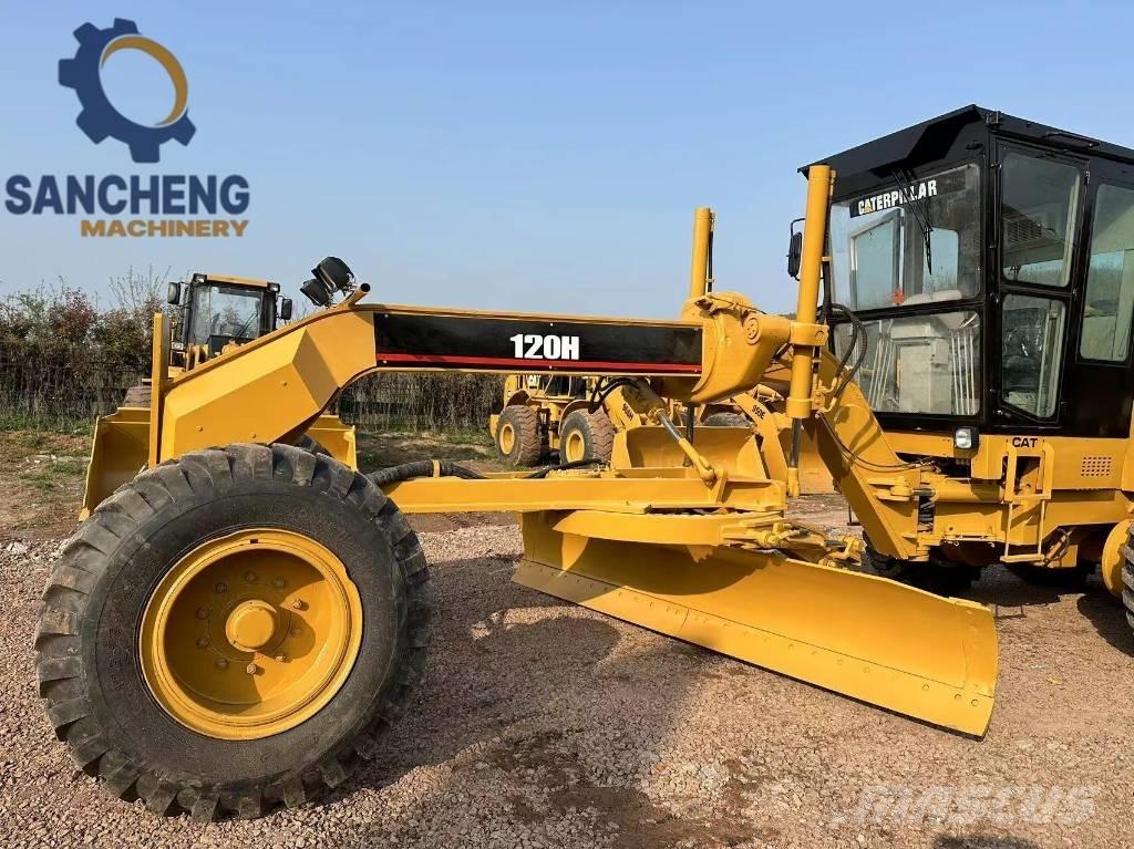 CAT 120H معدات تمهيد الطرق