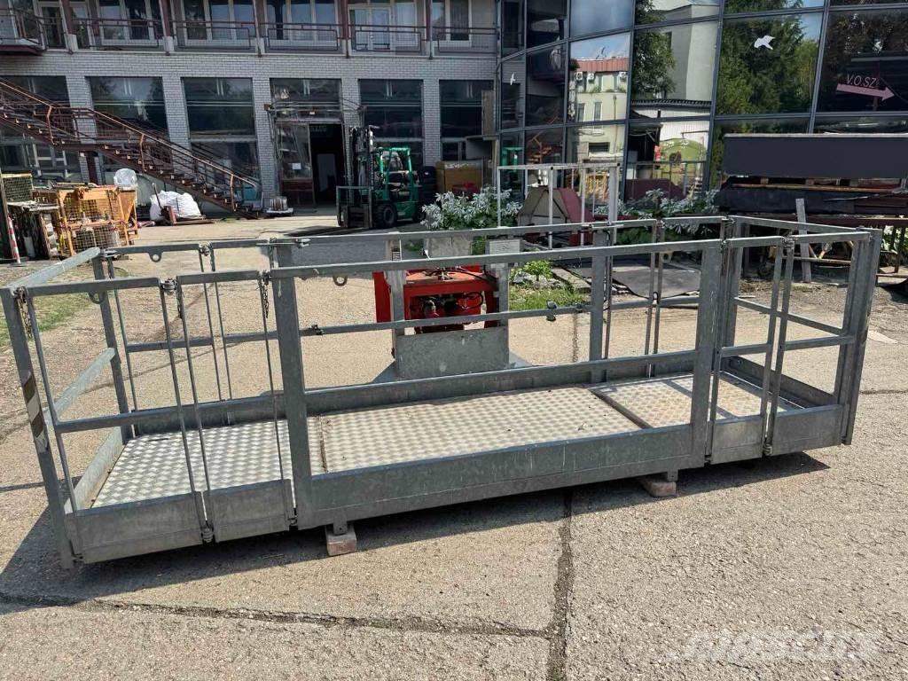 Manitou N 4M رافعات السارية الرأسية