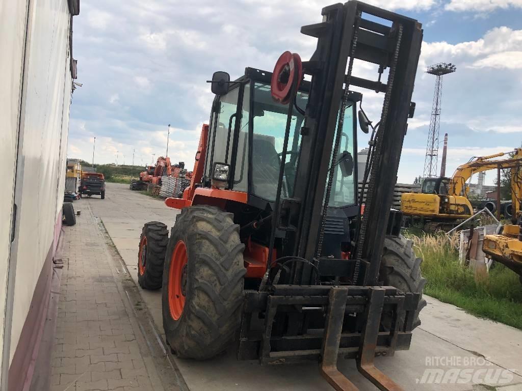 JCB 930-4 شاحنات الطرق الوعرة