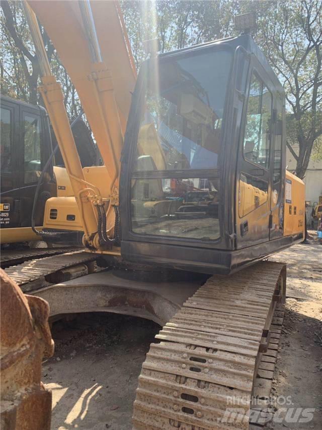 Hyundai R215-7 حفارات زحافة