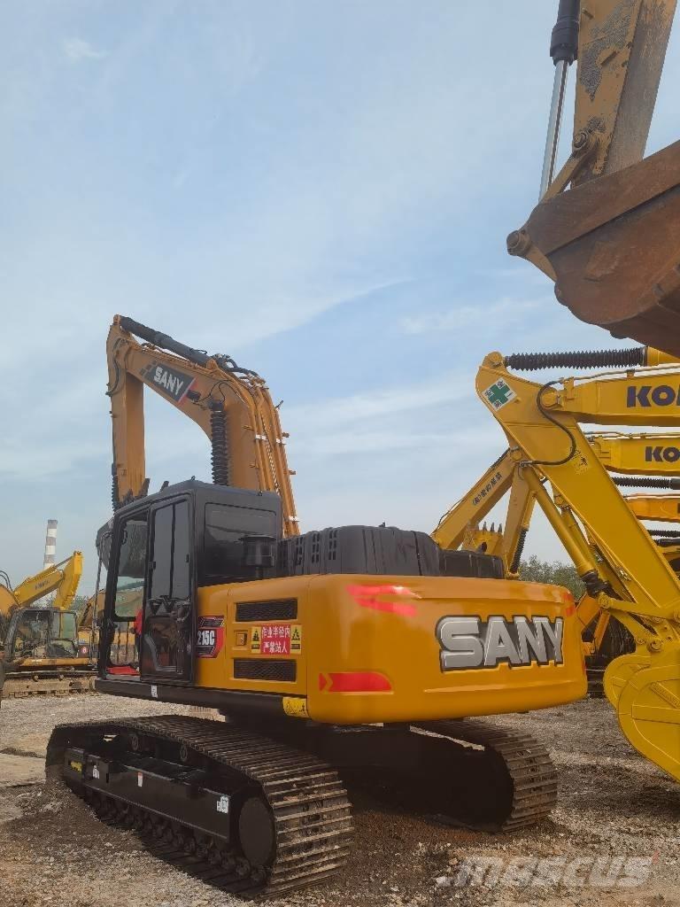 Sany SY 215 C حفارات زحافة