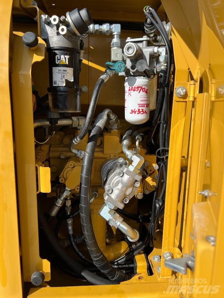CAT 311 F LRR حفارات زحافة
