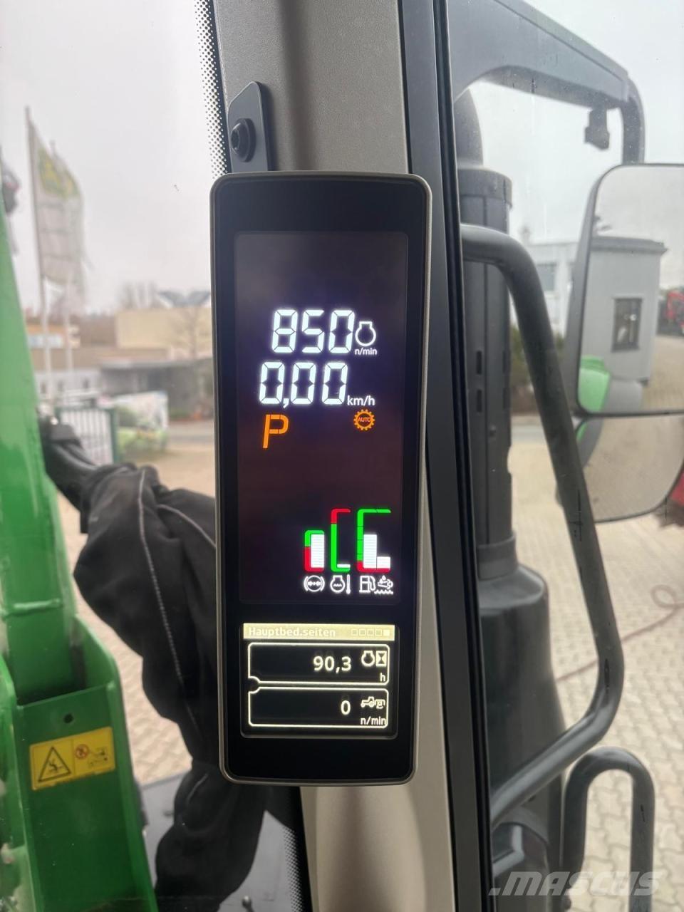 John Deere 6110M الجرارات