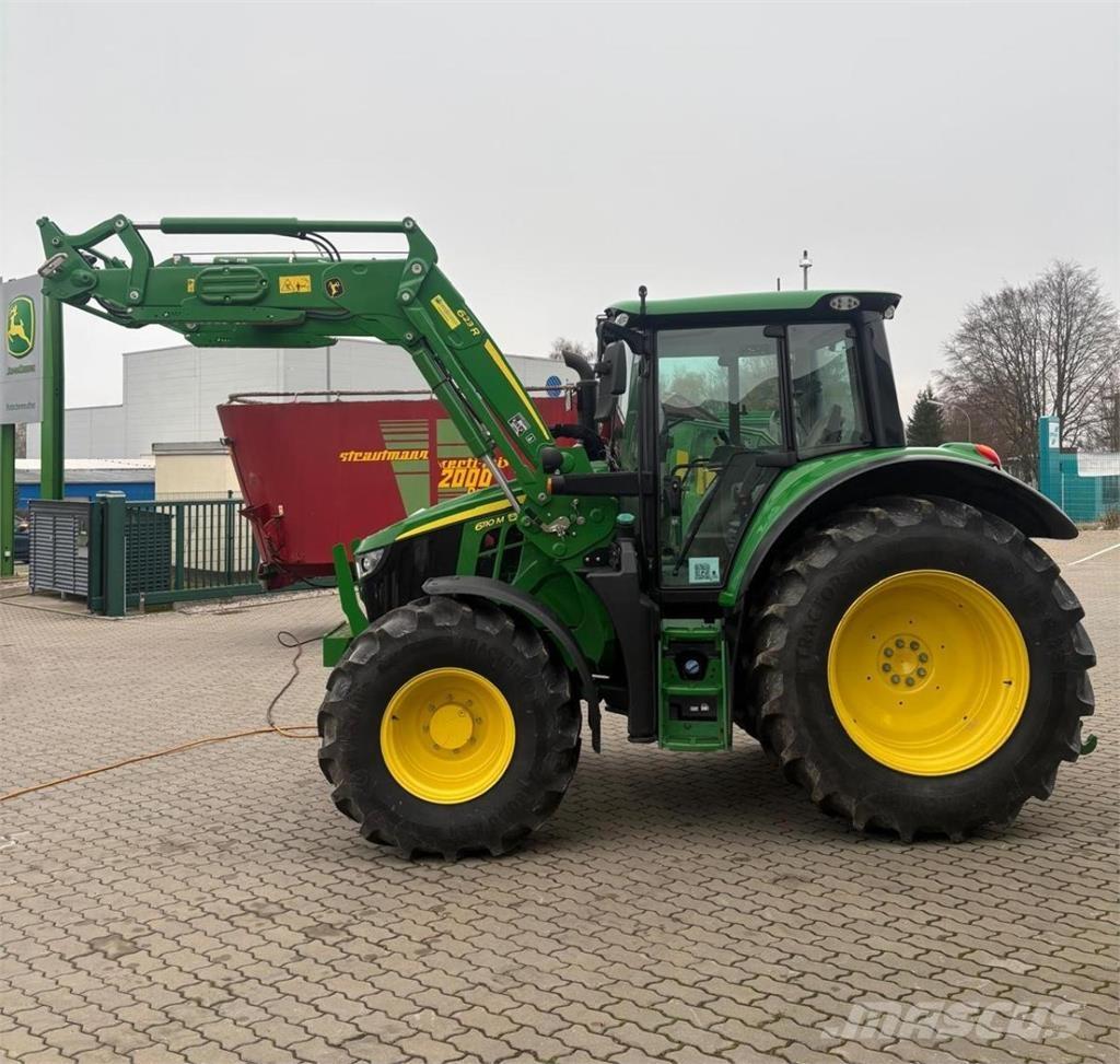 John Deere 6110M الجرارات