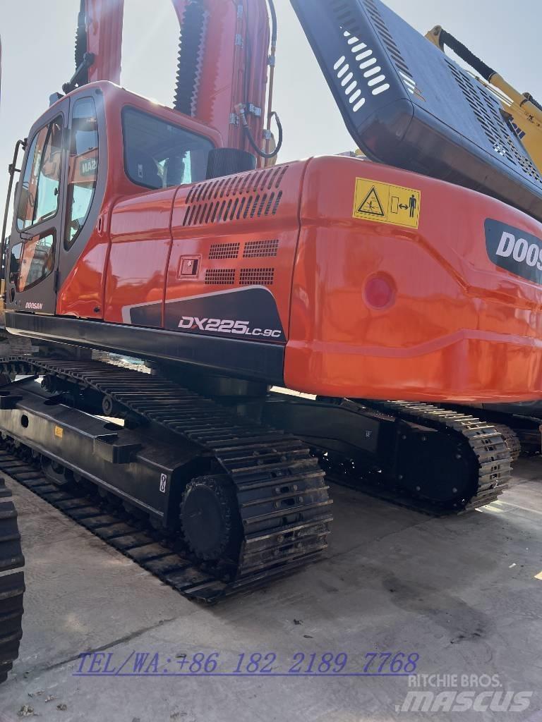 Doosan DX 225 LCA حفارات زحافة
