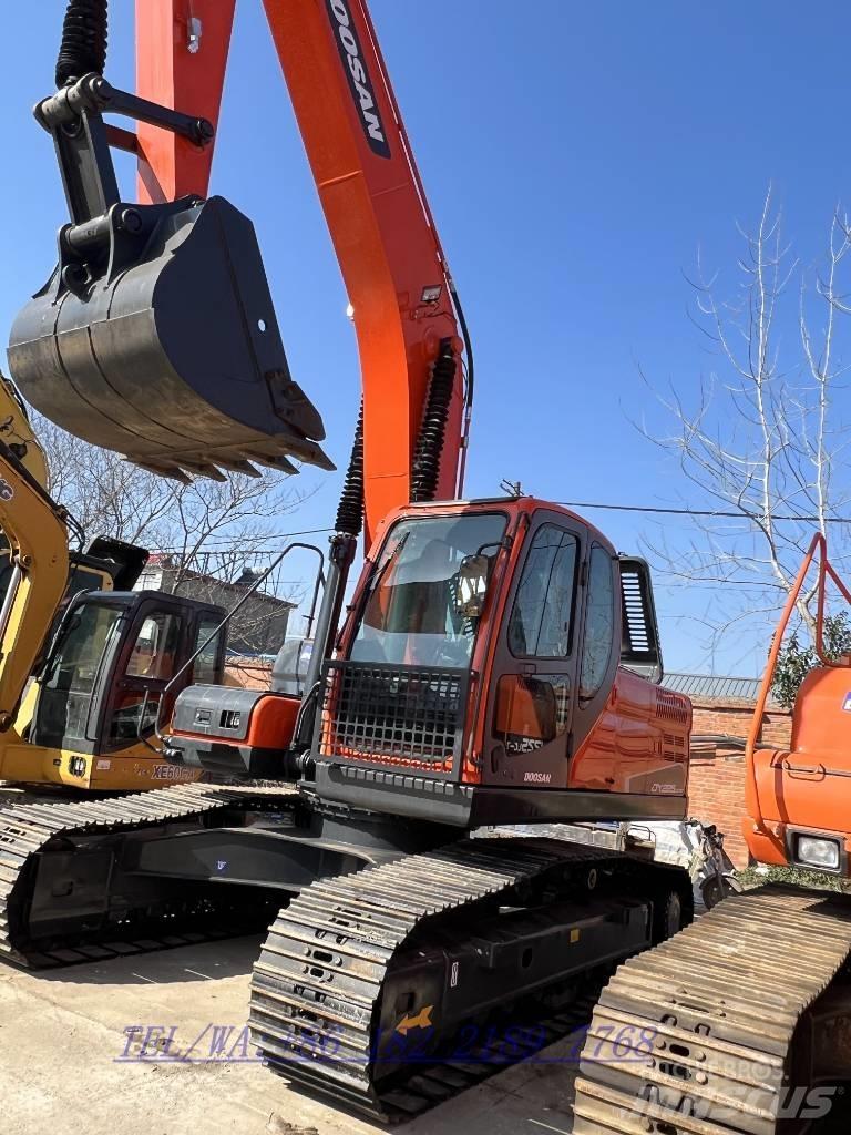 Doosan DX 225 LCA حفارات زحافة