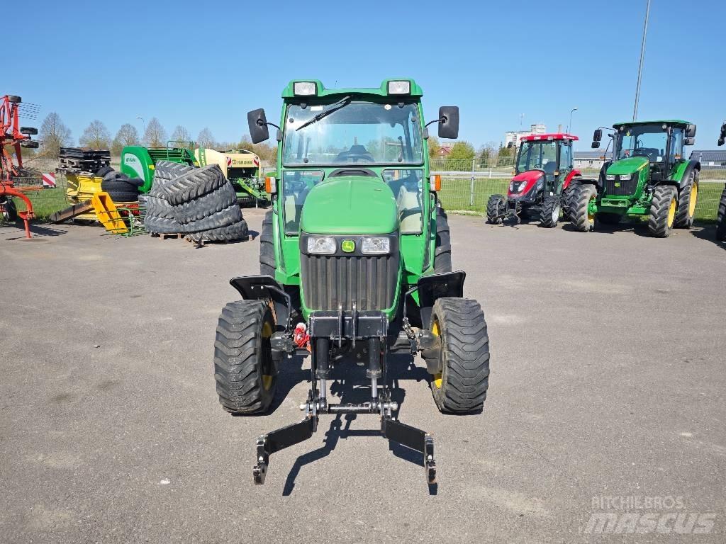John Deere 4520 جرارات مدمجة